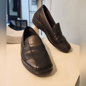 Sz 5 1/2 ROHDE Soft Walking Black/Brown Leather Loafers For Women.